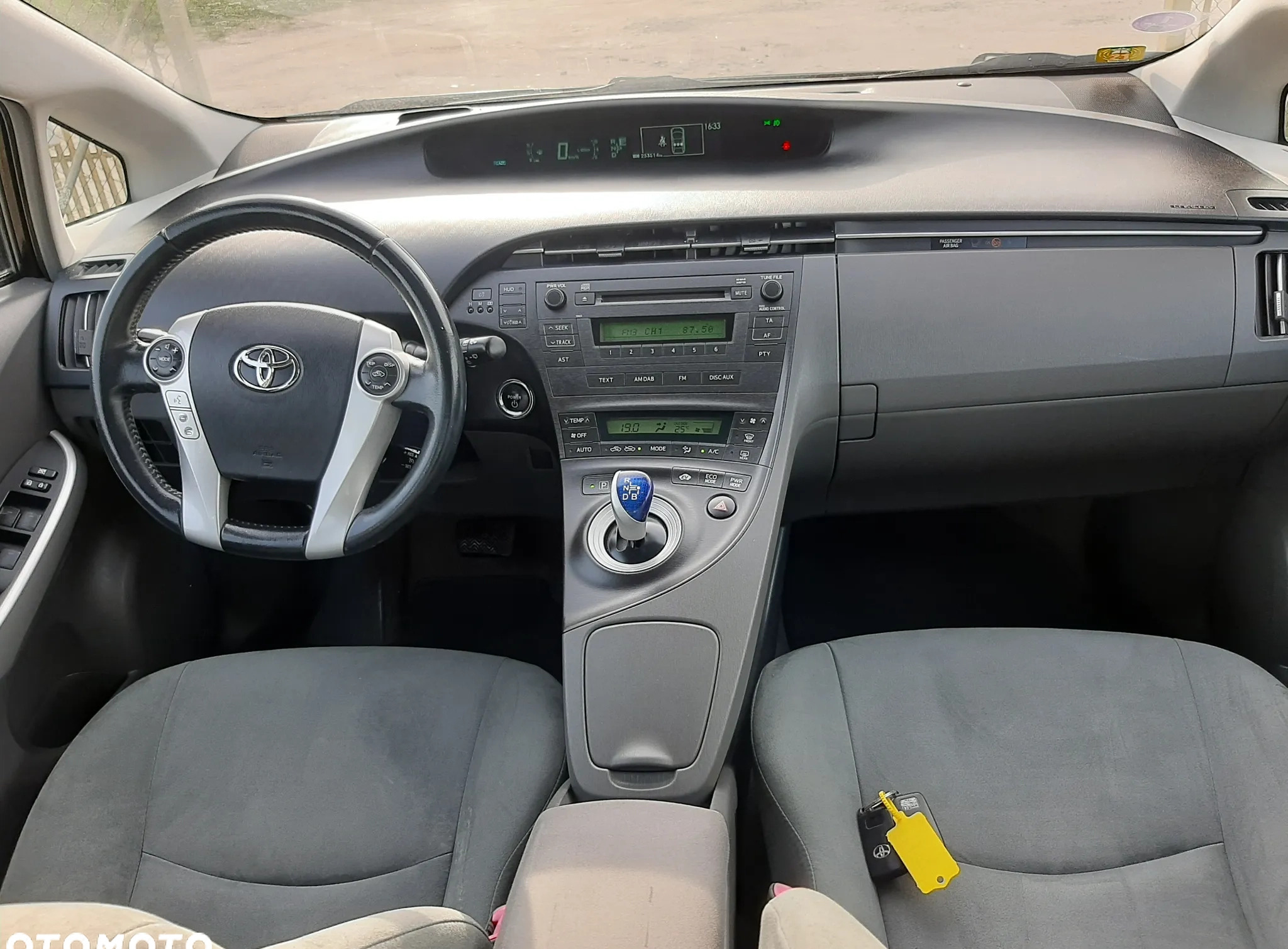 Toyota Prius cena 33700 przebieg: 253144, rok produkcji 2010 z Mszana Dolna małe 379